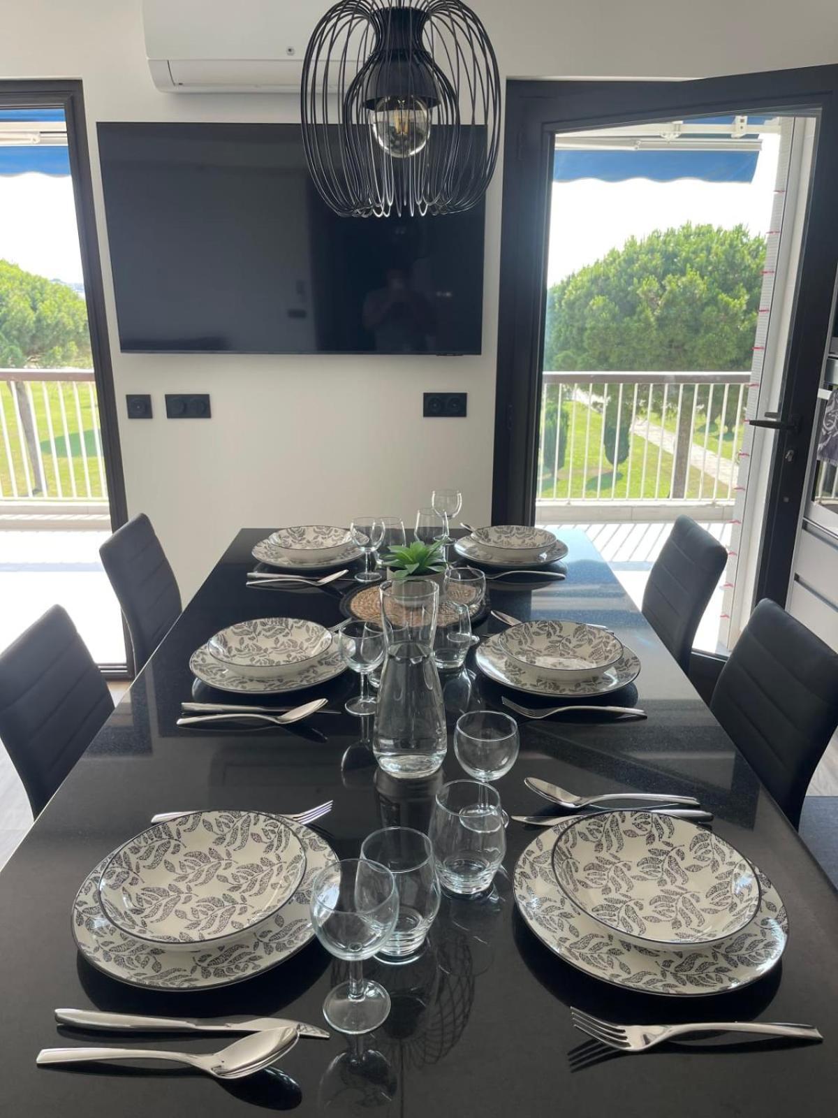 Le Mistral Appartement Standing Avec Vue Mer Exceptionnelle En 1Ere Ligne Ле-Гро-дю-Руа Экстерьер фото