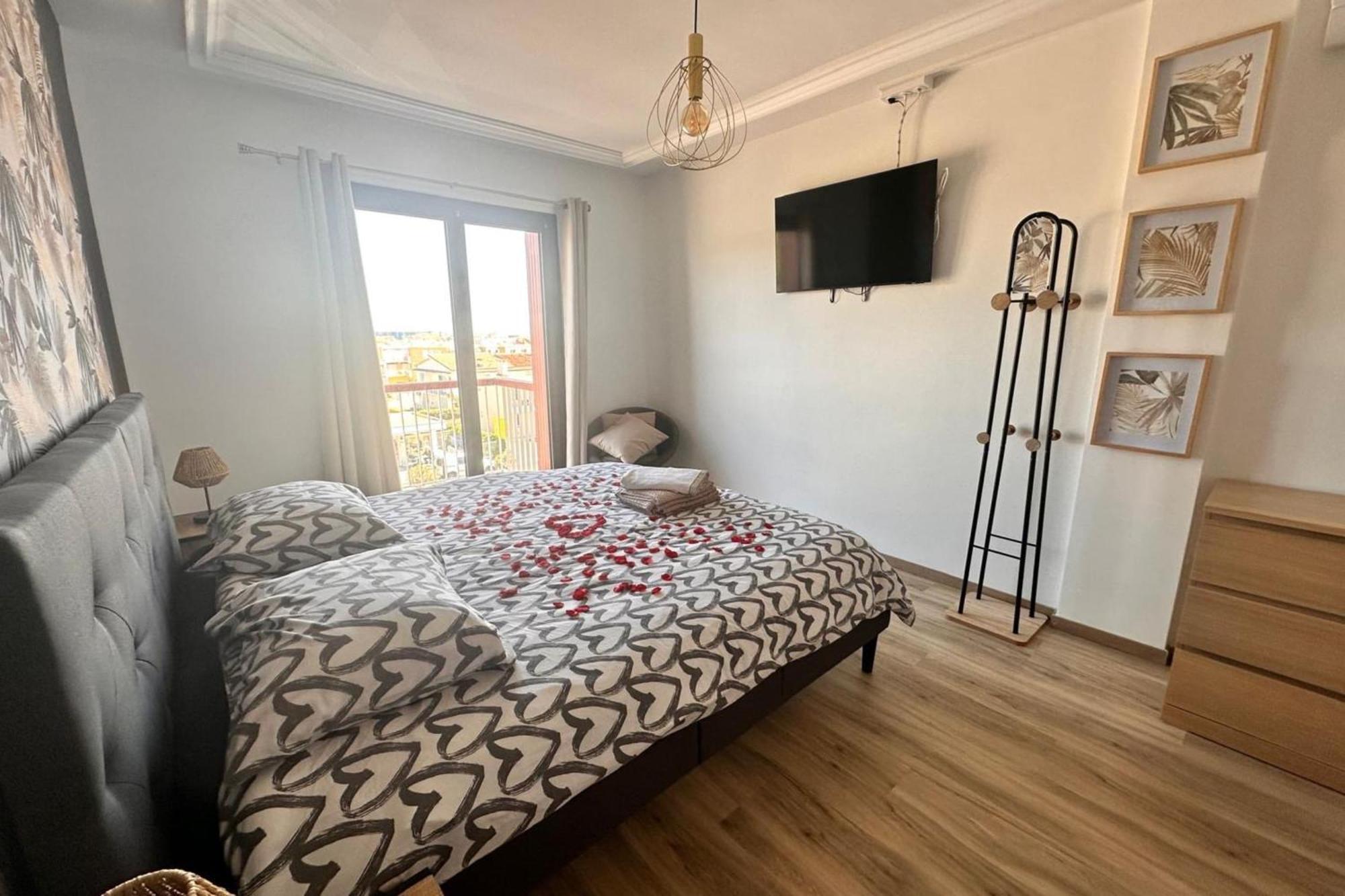 Le Mistral Appartement Standing Avec Vue Mer Exceptionnelle En 1Ere Ligne Ле-Гро-дю-Руа Экстерьер фото